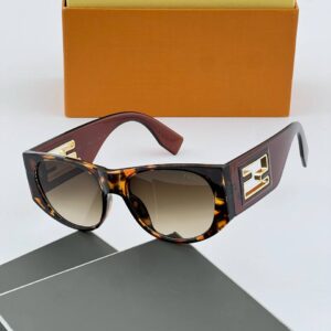 عینک آفتابی زنانه فندی